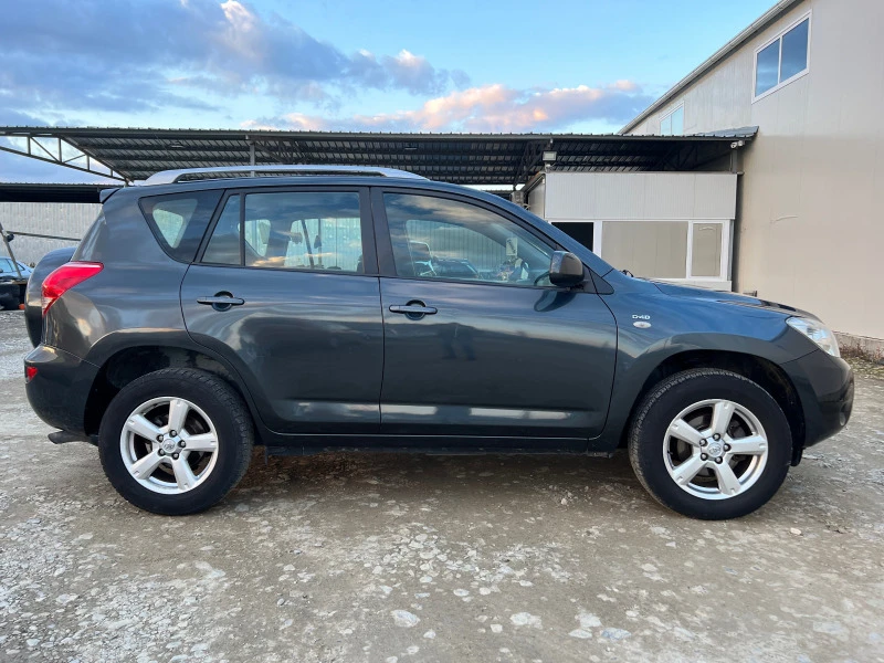 Toyota Rav4 2.2 D-4D 4X4, снимка 4 - Автомобили и джипове - 44340889