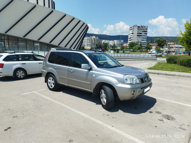 Nissan X-trail 2.0, снимка 3 - Автомобили и джипове - 46258883