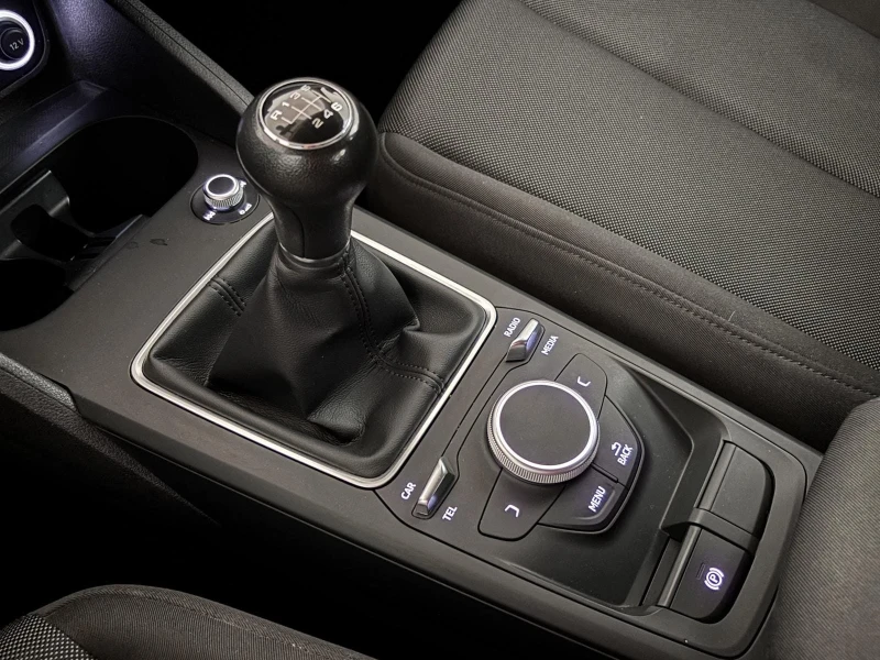 Audi Q2 Audi Q2, Отлично състояние, един собственик. Нов в, снимка 11 - Автомобили и джипове - 53047888