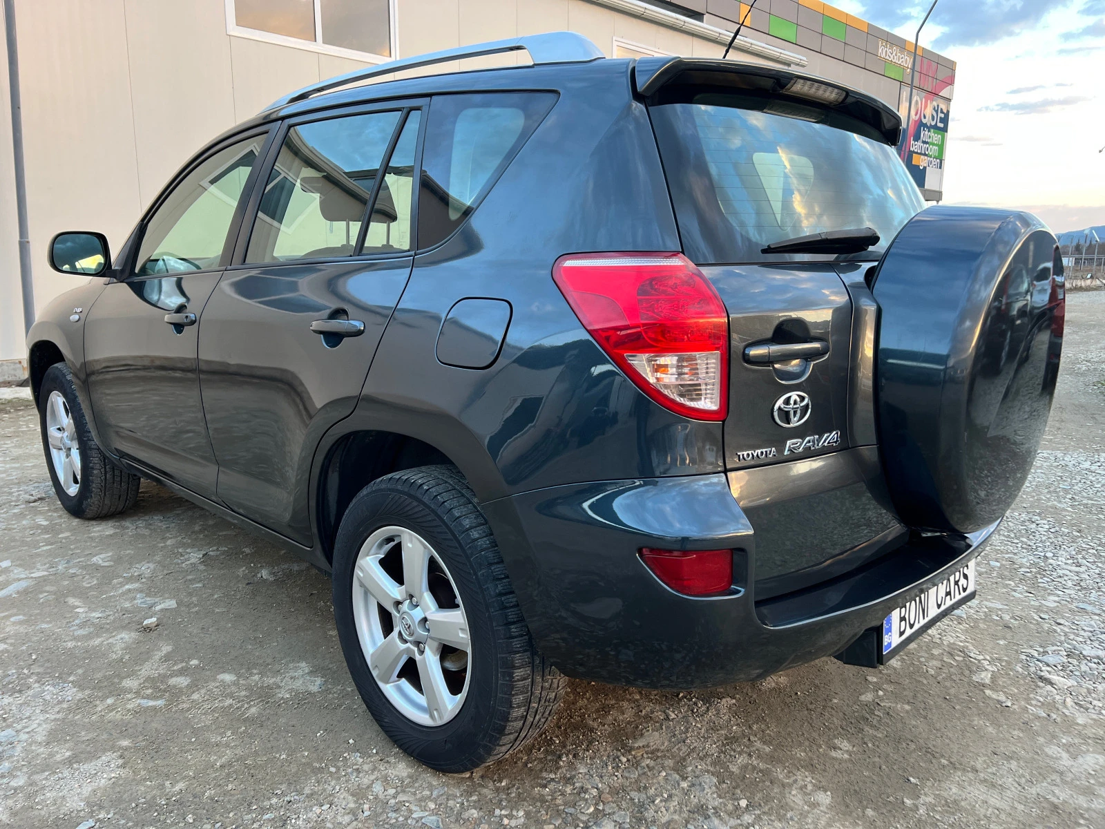 Toyota Rav4 2.2 D-4D 4X4 - изображение 7