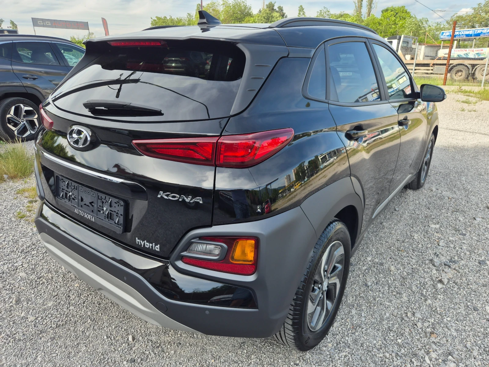Hyundai Kona Hybrid  - изображение 8