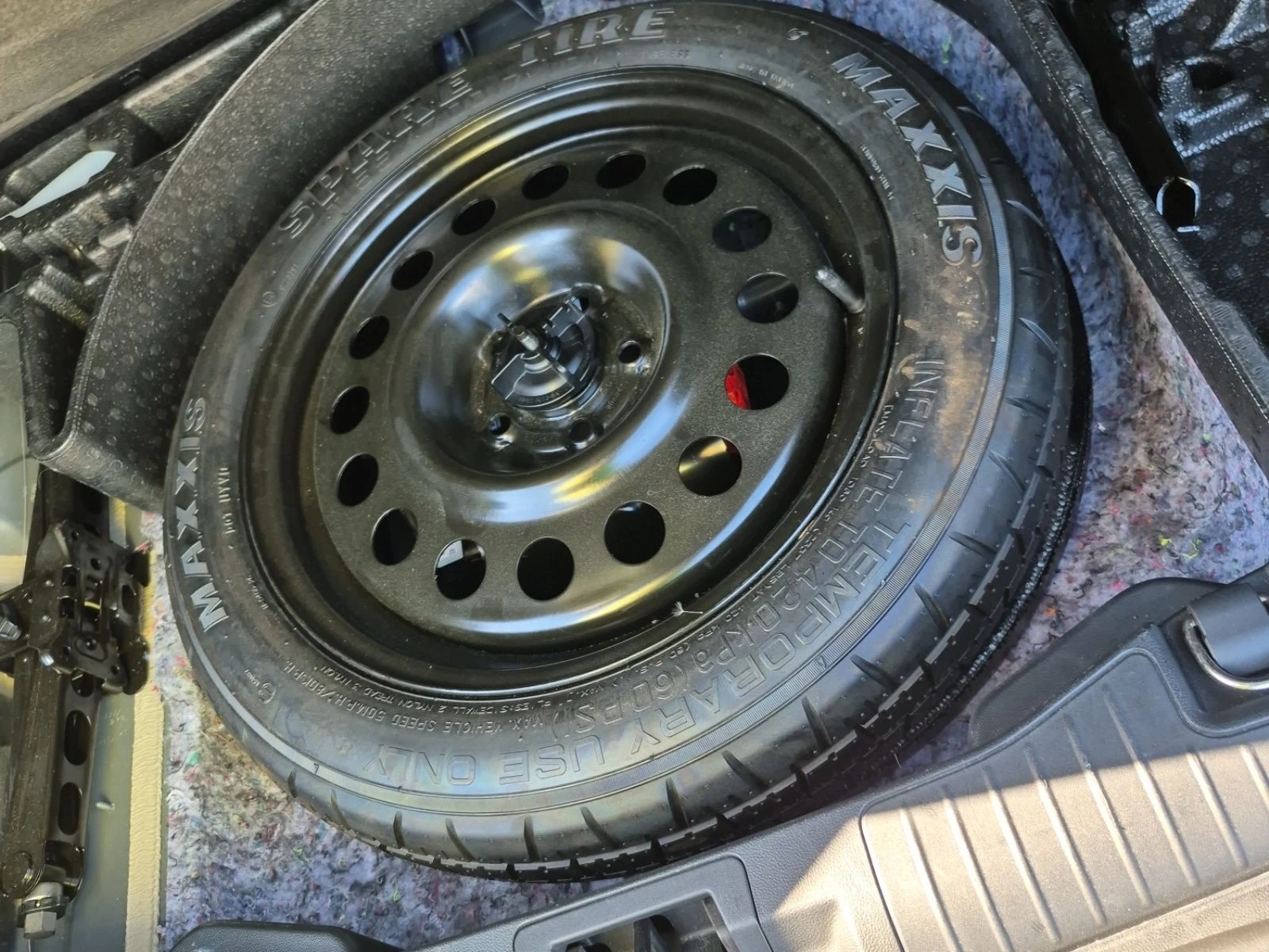 Ford Escape Titanium Plug-In Hybrid CARFAX    | Mobile.bg   14