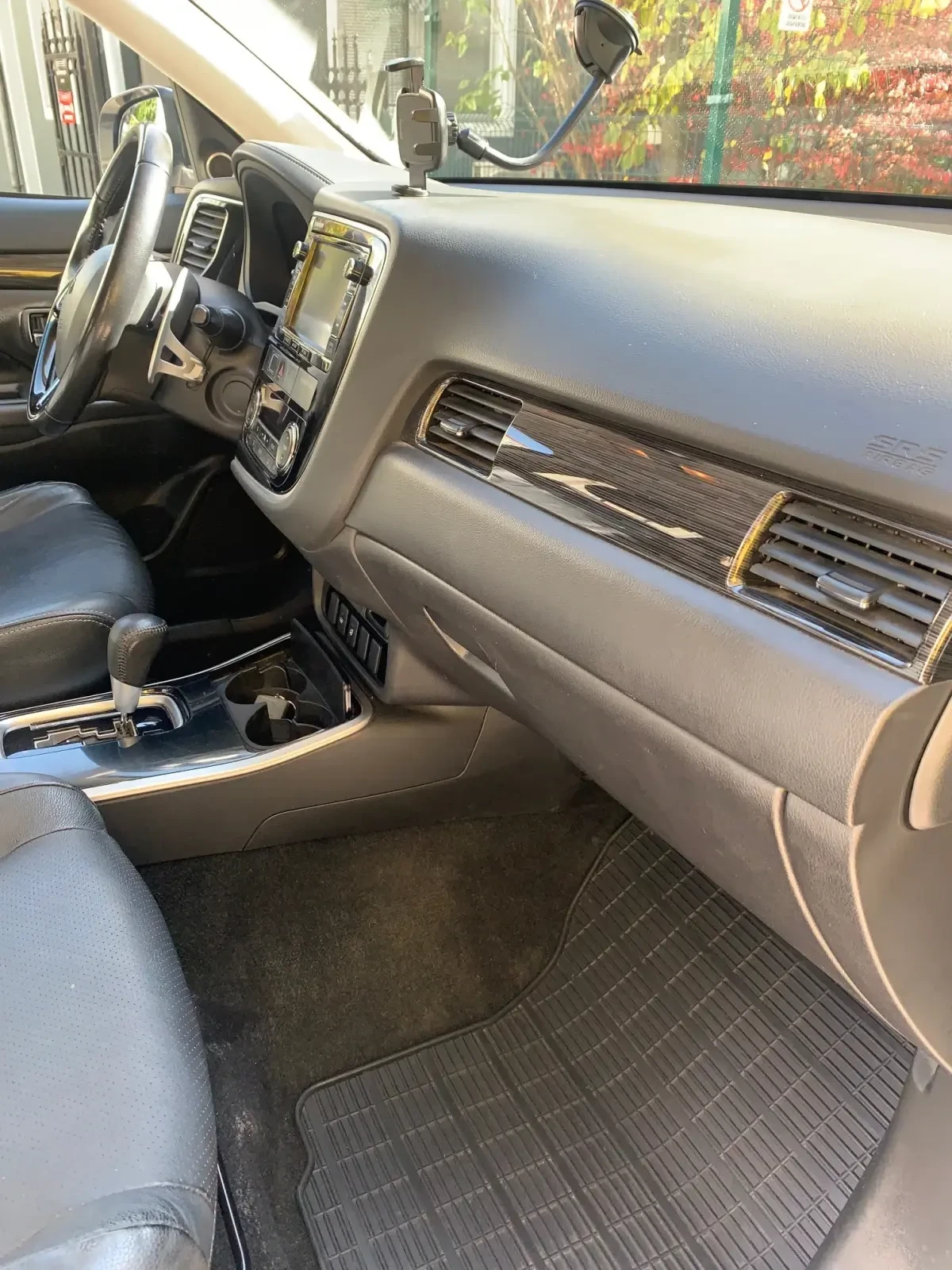 Mitsubishi Outlander, снимка 8 - Автомобили и джипове - 54251688