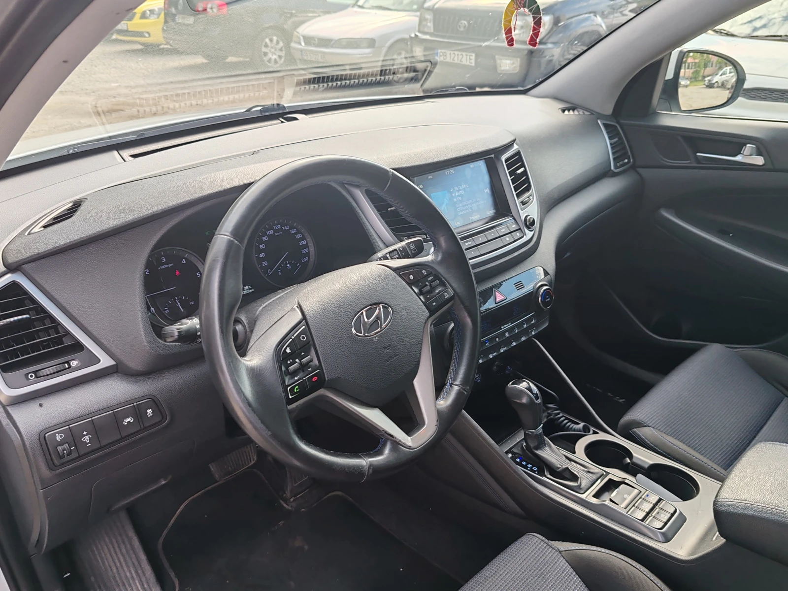 Hyundai Tucson IX35, снимка 7 - Автомобили и джипове - 55275525