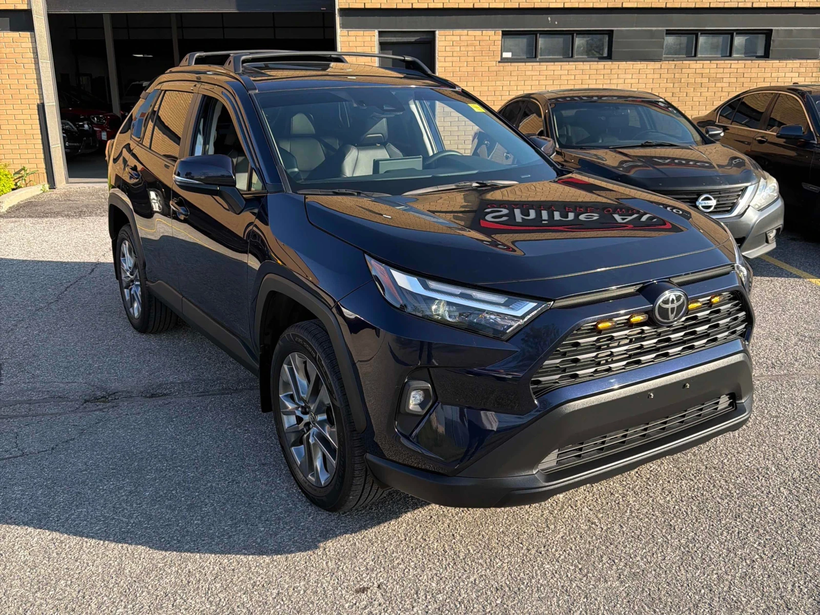 Toyota Rav4 XLE | CARFAX | АВТОКРЕДИТ БЕЗ ПЪРВОНАЧАЛНА ВНОСКА, снимка 2 - Автомобили и джипове - 55849037