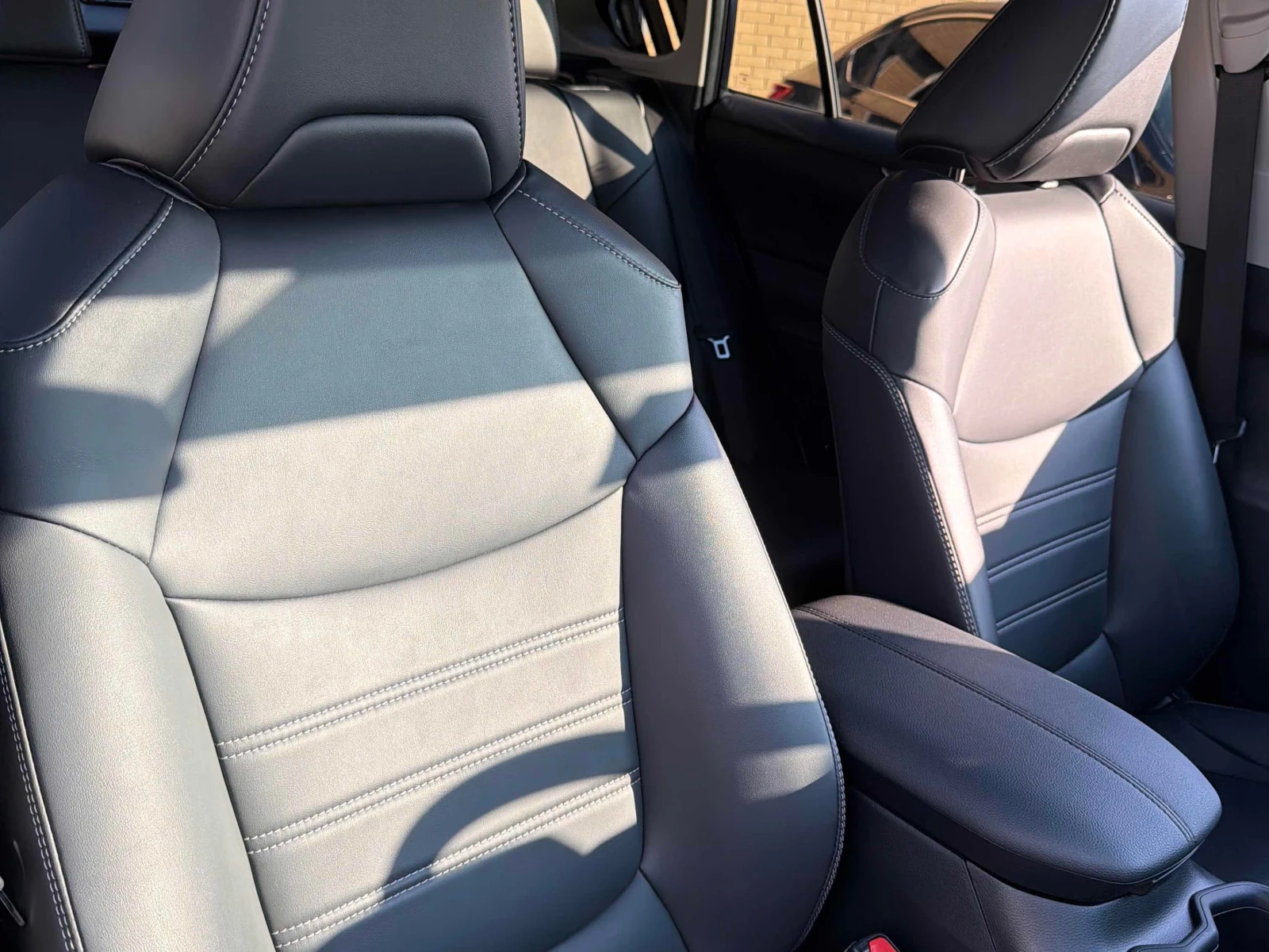 Toyota Rav4 XLE | CARFAX | АВТОКРЕДИТ БЕЗ ПЪРВОНАЧАЛНА ВНОСКА, снимка 8 - Автомобили и джипове - 55849037