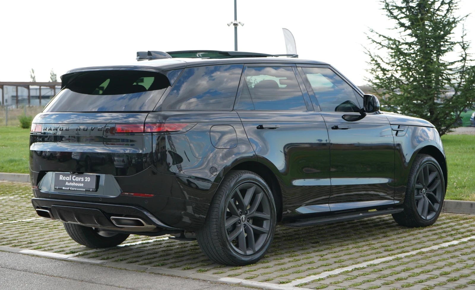 Land Rover Range Rover Sport 3.0 PLUG IN* AUTOBIOGRAPHY* PANO* HEAD UP* ГАРАНЦИ, снимка 4 - Автомобили и джипове - 55942466