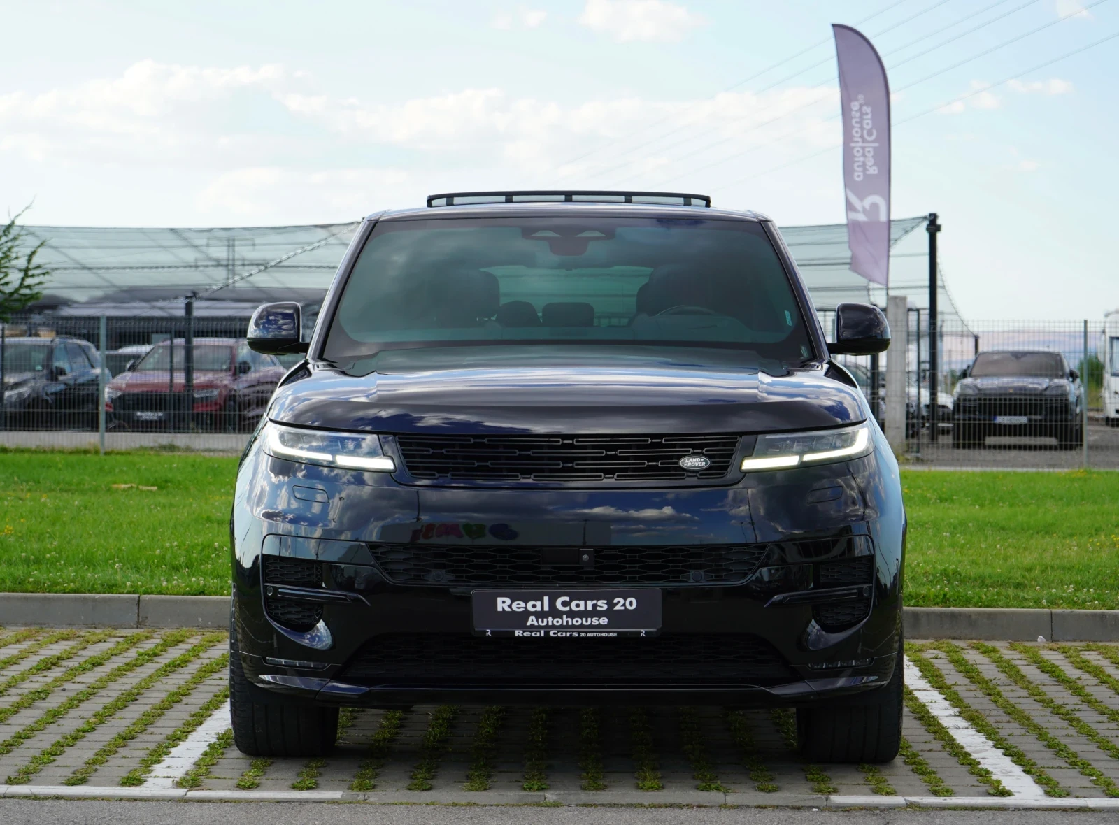 Land Rover Range Rover Sport 3.0 PLUG IN* AUTOBIOGRAPHY* PANO* HEAD UP* ГАРАНЦИ, снимка 2 - Автомобили и джипове - 55942466