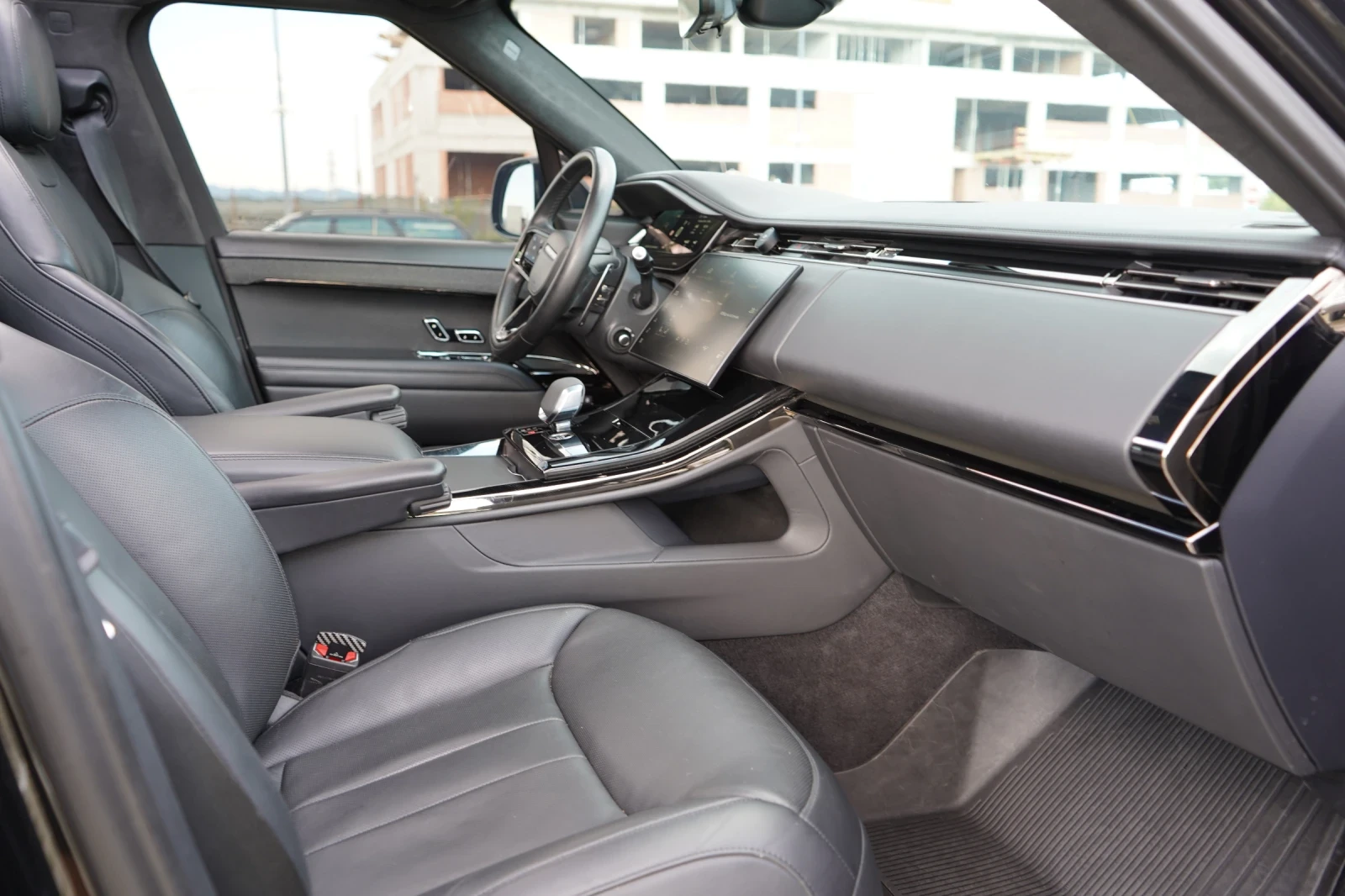 Land Rover Range Rover Sport 3.0 PLUG IN* AUTOBIOGRAPHY* PANO* HEAD UP* ГАРАНЦИ, снимка 15 - Автомобили и джипове - 55942466