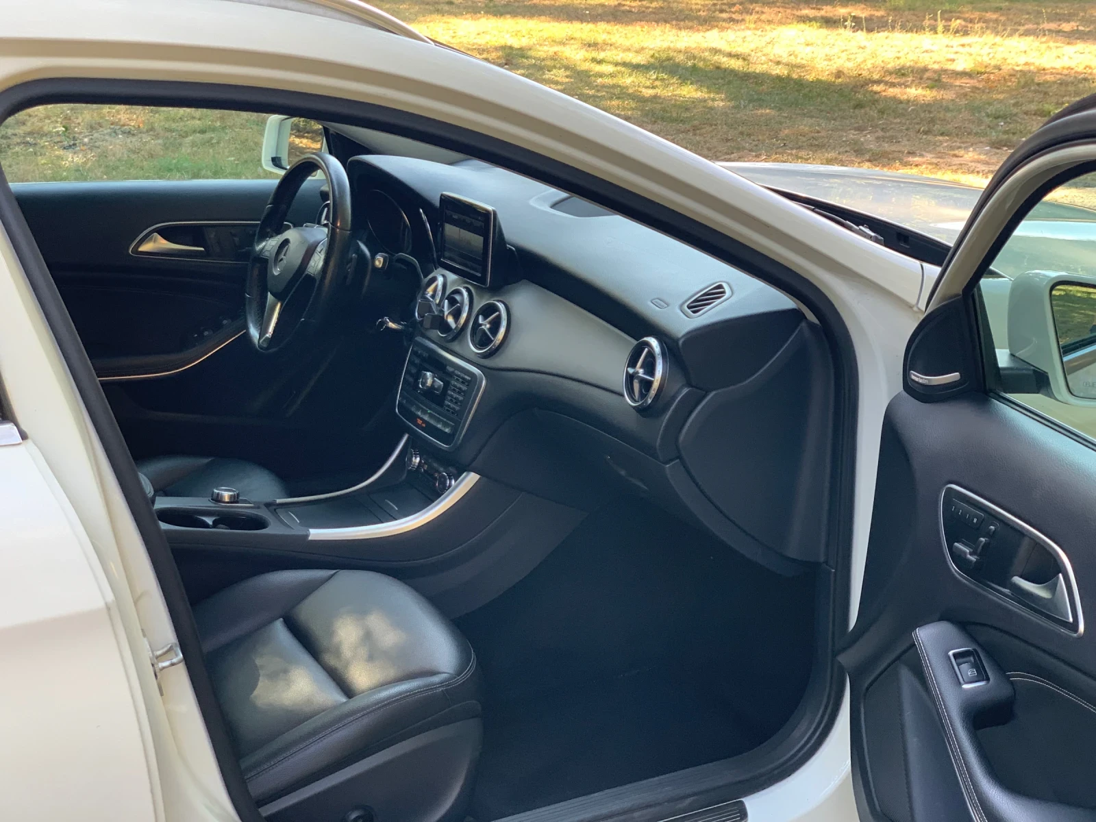 Mercedes-Benz GLA 250 2.0i бензин, 211 кс, снимка 11 - Автомобили и джипове - 56150362