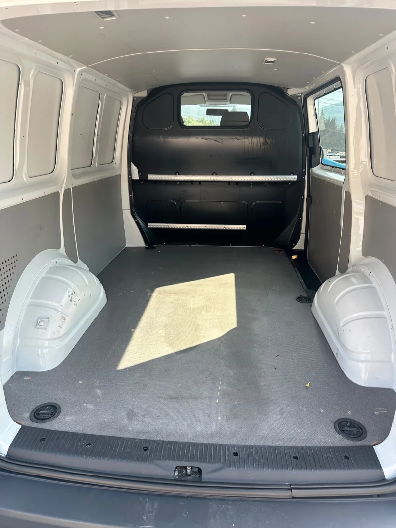 VW T6 ШВЕЙЦАРИЯ 4х4, снимка 16 - Бусове и автобуси - 50587182