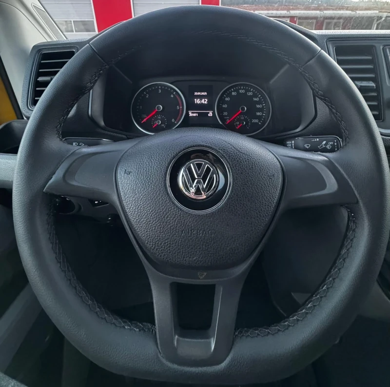 VW Crafter 2.0TDI, КЛИМАТИК, ЕВРО 6, 201500 км, с ДДС, снимка 13 - Бусове и автобуси - 52744941