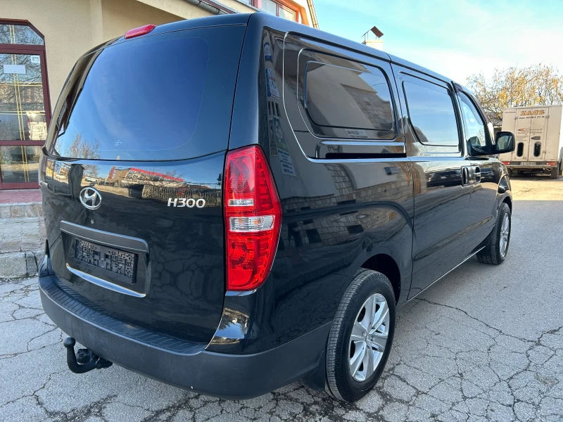 Hyundai H1 2.5CRDI 170k.c. ДВЕ СТРАНИЧНИ ВРАТИ, снимка 5 - Бусове и автобуси - 53261205