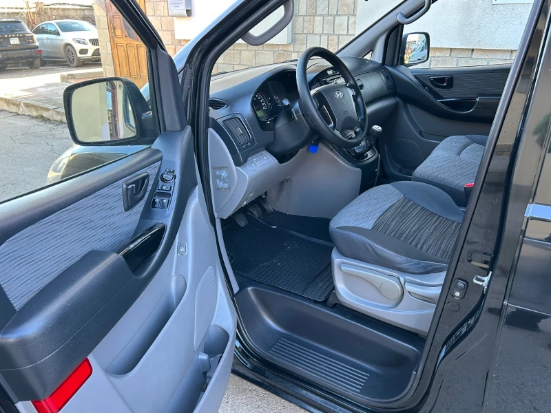 Hyundai H1 2.5CRDI 170k.c. ДВЕ СТРАНИЧНИ ВРАТИ, снимка 9 - Бусове и автобуси - 53261205