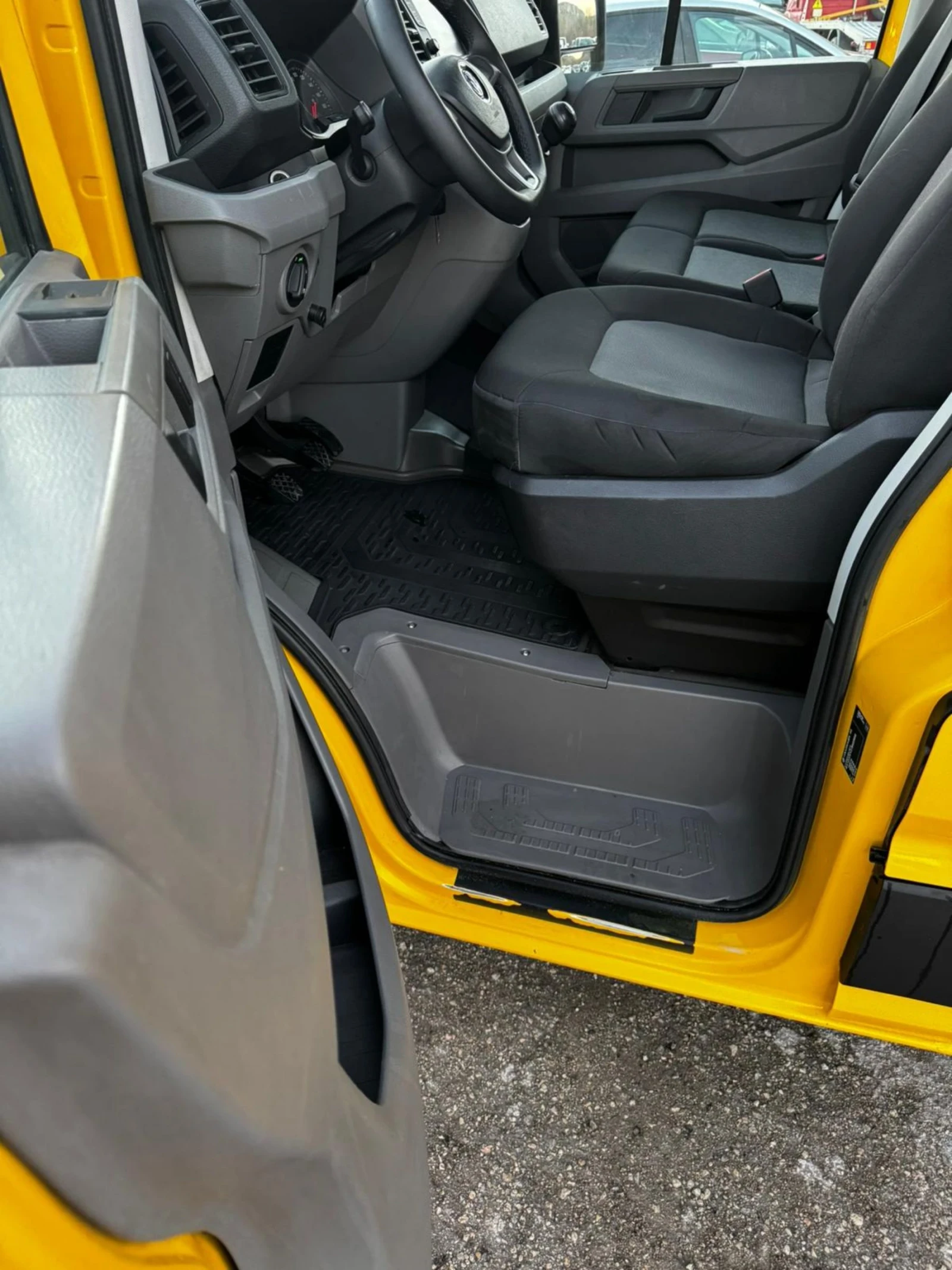 VW Crafter 2.0TDI, КЛИМАТИК, ЕВРО 6, 201500 км, с ДДС - изображение 10