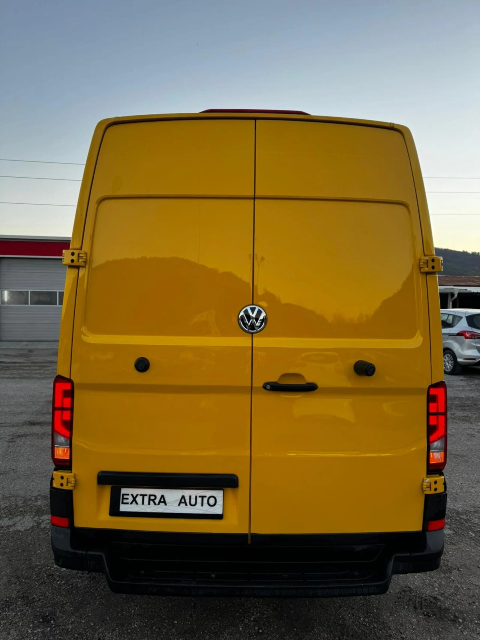 VW Crafter 2.0TDI, КЛИМАТИК, ЕВРО 6, 201500 км, с ДДС - изображение 3