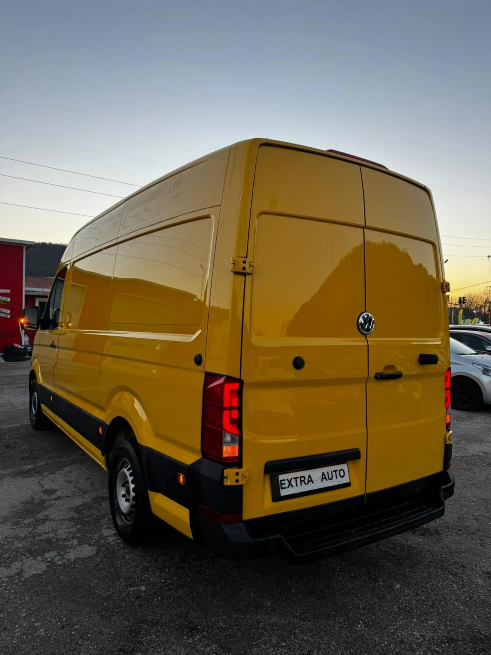 VW Crafter 2.0TDI, КЛИМАТИК, ЕВРО 6, 201500 км, с ДДС - изображение 2