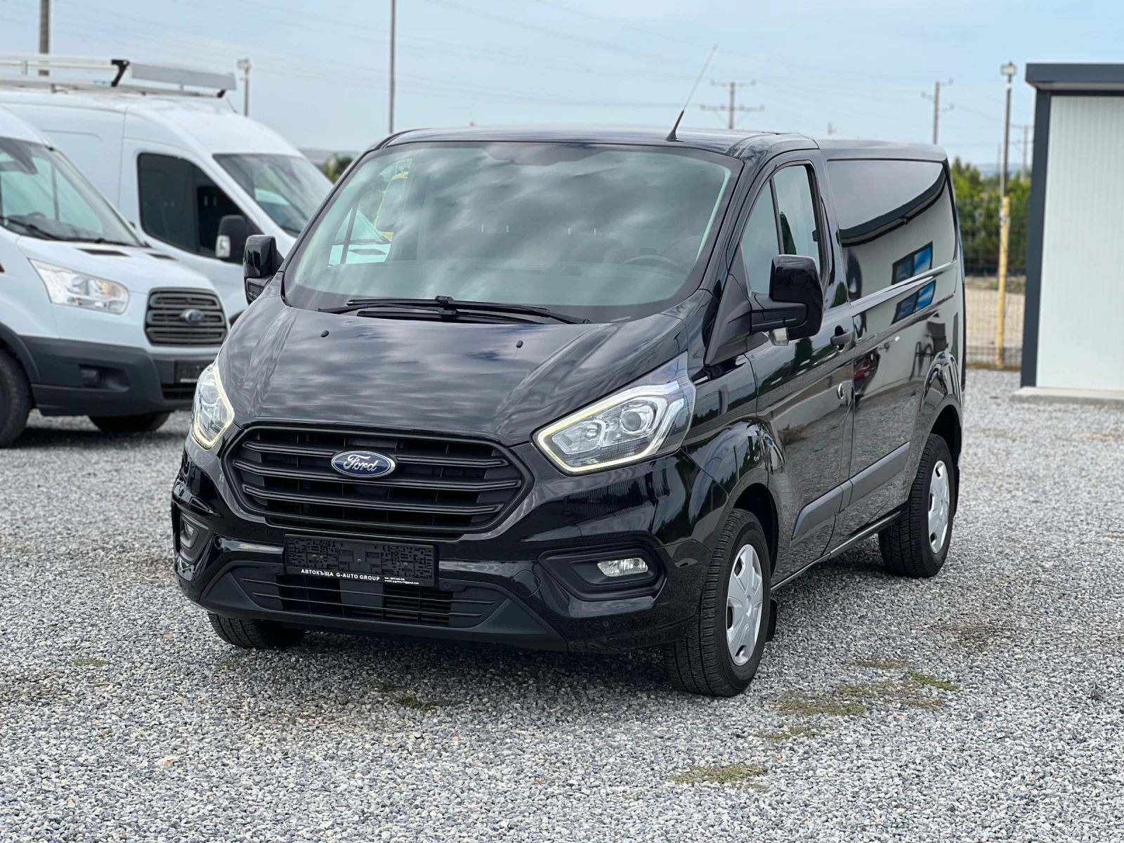 Ford Transit Custom Като нов , снимка 3 - Бусове и автобуси - 55429409