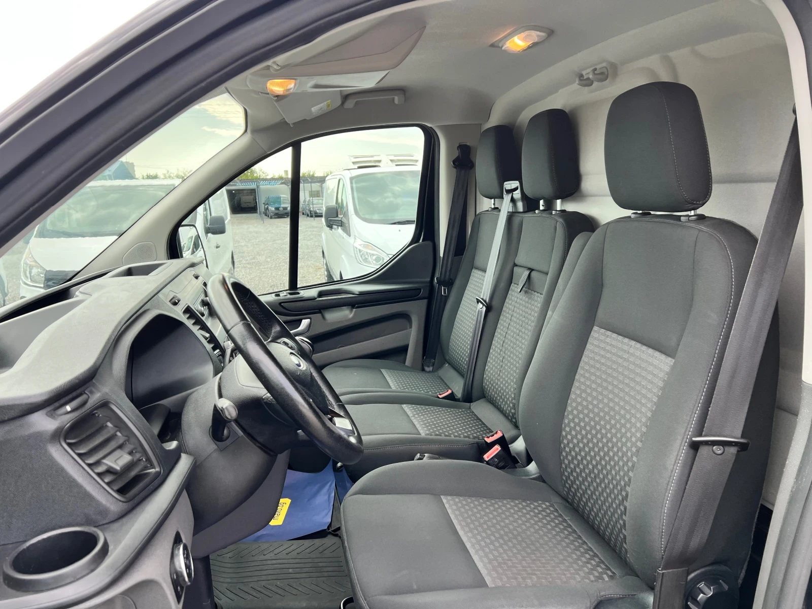 Ford Transit Custom Като нов , снимка 8 - Бусове и автобуси - 55429409