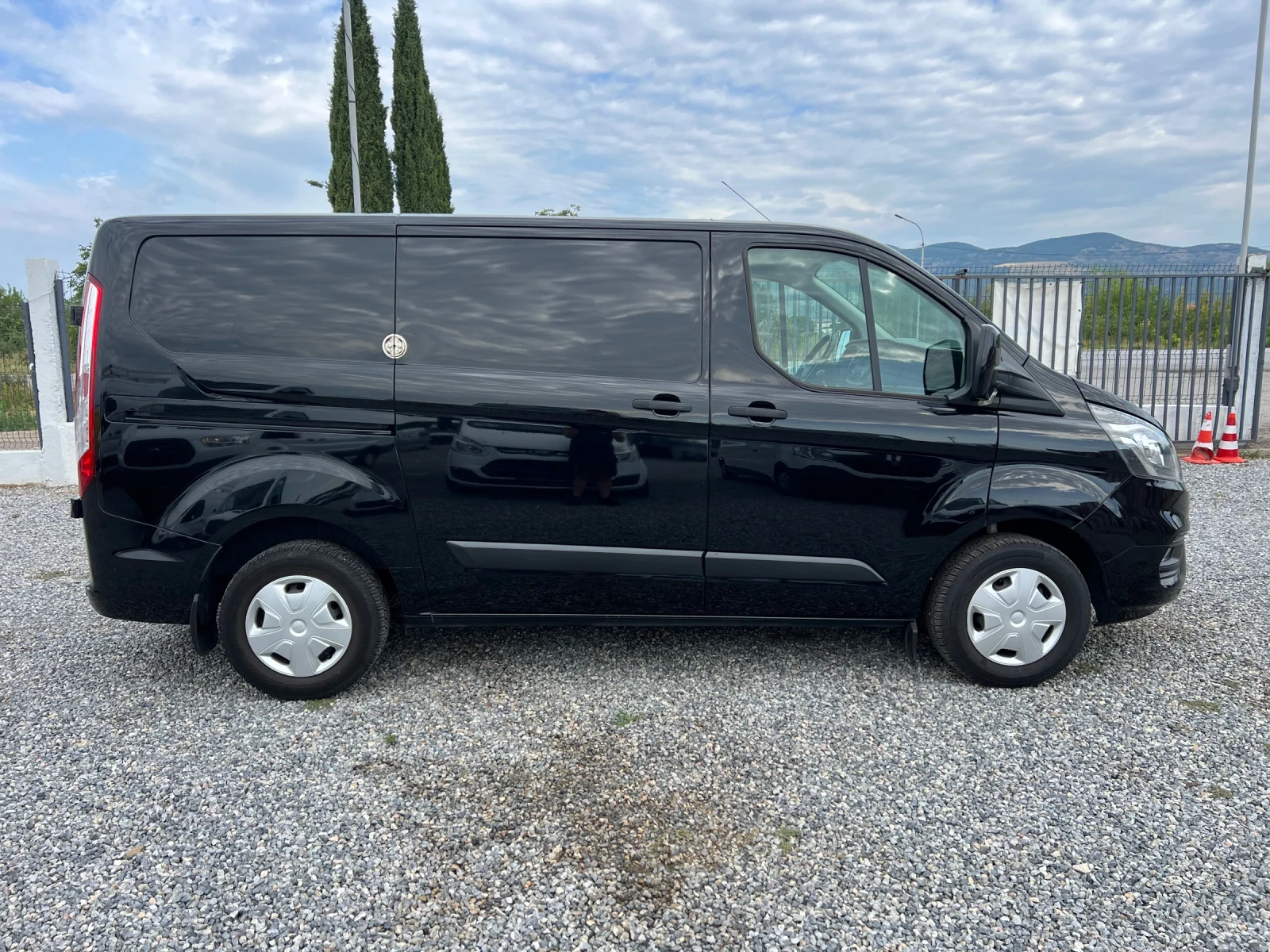 Ford Transit Custom Като нов , снимка 6 - Бусове и автобуси - 55429409