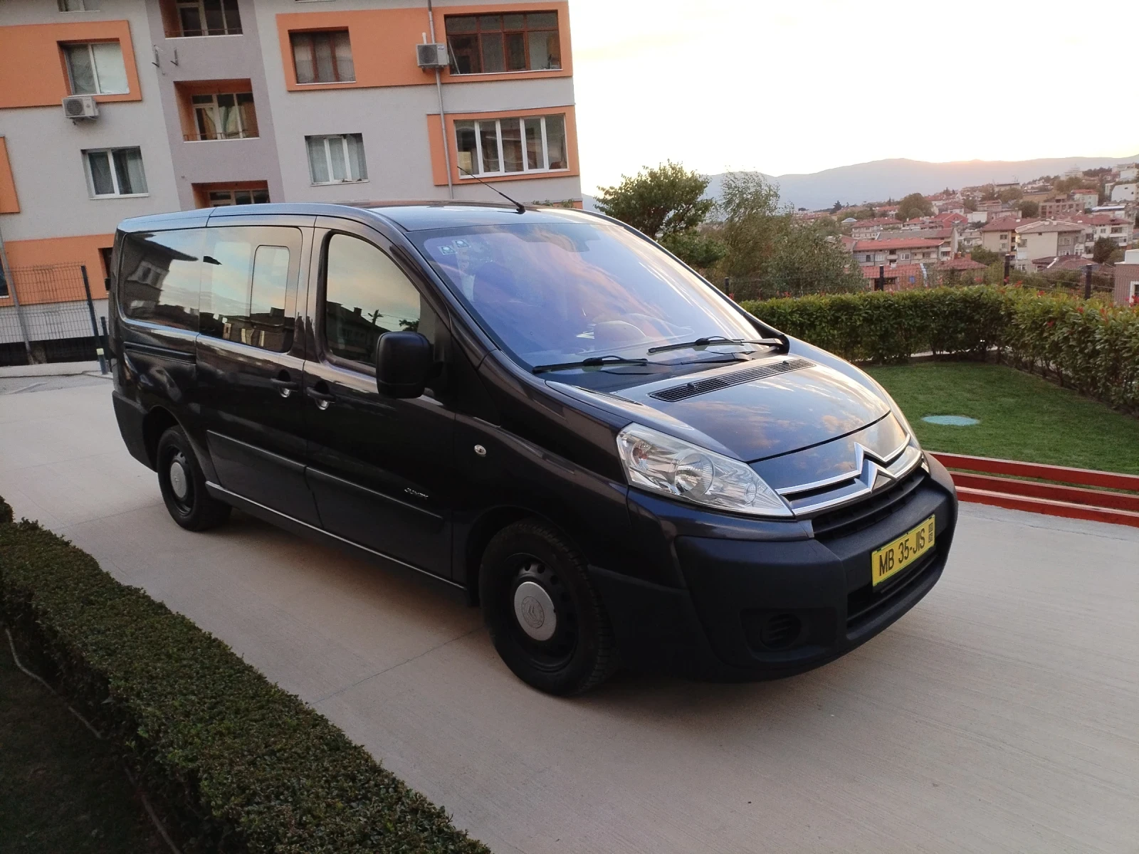 Citroen Jumpy 2.0 HDI 120hp 6ск Климатик 6+ 1 Макси База, снимка 3 - Бусове и автобуси - 56260631