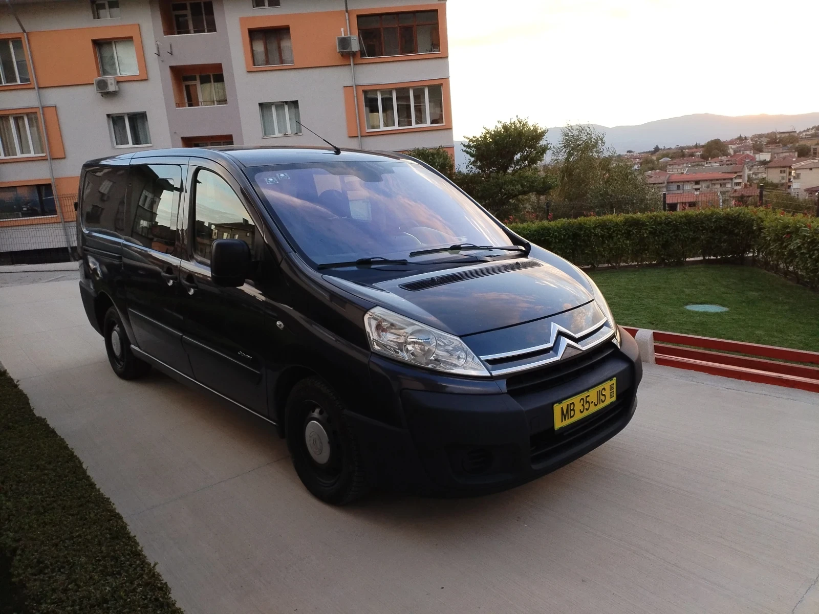 Citroen Jumpy 2.0 HDI 120hp 6ск Климатик 6+ 1 Макси База, снимка 4 - Бусове и автобуси - 56260631