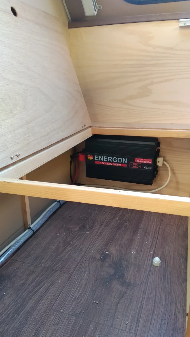 Каравана KIP Kompakt 300, снимка 10 - Каравани и кемпери - 52591174