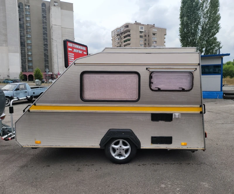 Каравана KIP Kompakt 300, снимка 4 - Каравани и кемпери - 52591174