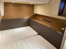Моторна яхта Azimut Atlantis 34, снимка 14