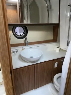 Моторна яхта Azimut Atlantis 34, снимка 15