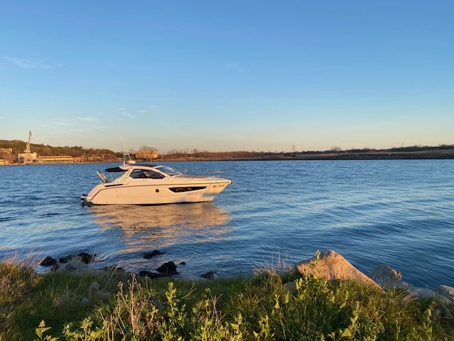 Моторна яхта Azimut Atlantis 34, снимка 3 - Воден транспорт - 48786611