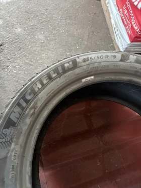 Гуми Зимни 235/50R19, снимка 4