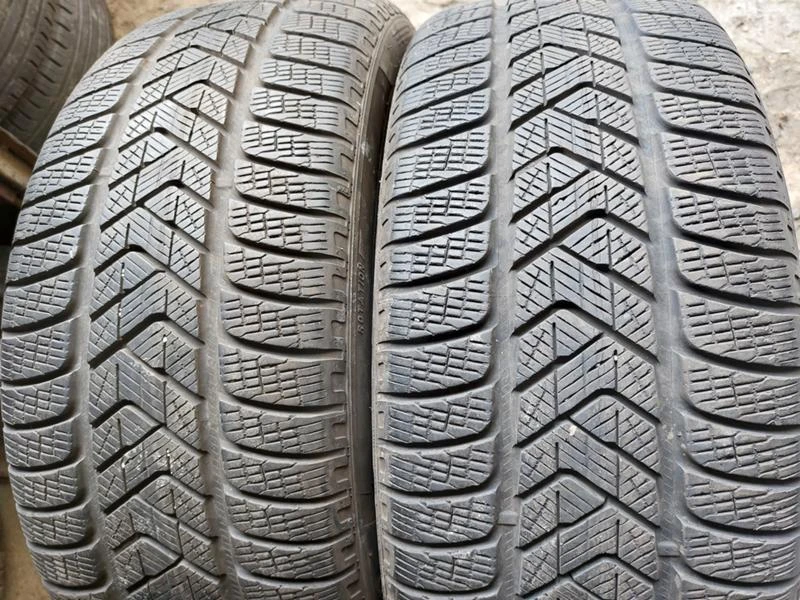 Гуми Зимни 245/45R20, снимка 1 - Гуми и джанти - 37110436