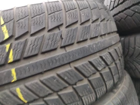 Гуми Зимни 225/40R18, снимка 4 - Гуми и джанти - 47832743