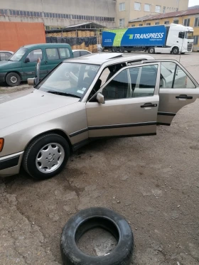 Mercedes-Benz 124, снимка 5