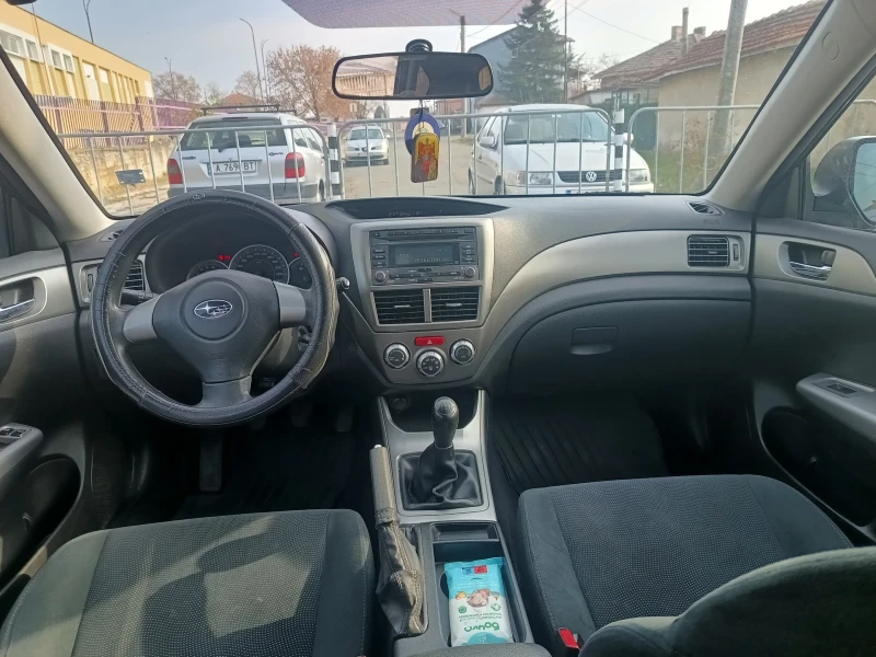 Subaru Impreza 1.5, снимка 7 - Автомобили и джипове - 48152851