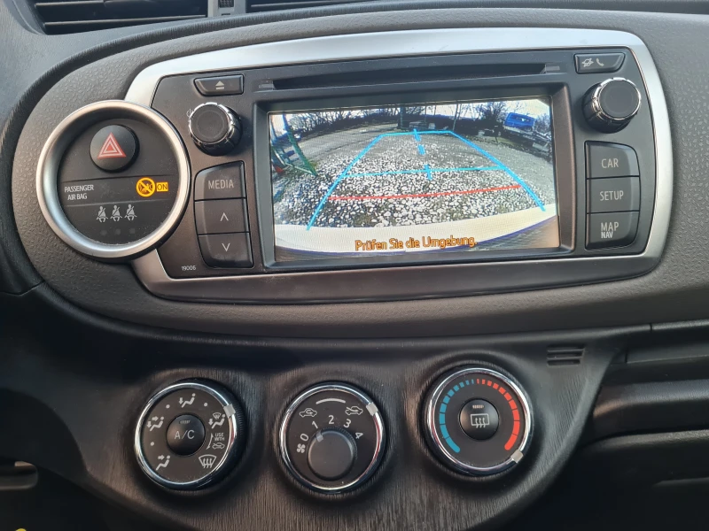 Toyota Yaris 1.0 VVT-I КАМЕРА, снимка 9 - Автомобили и джипове - 48449429