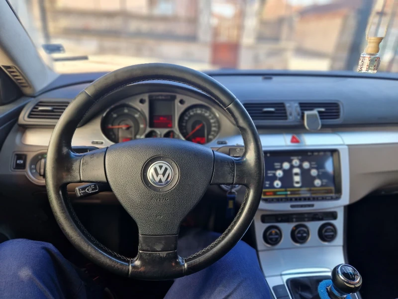 VW Passat, снимка 5 - Автомобили и джипове - 48853764