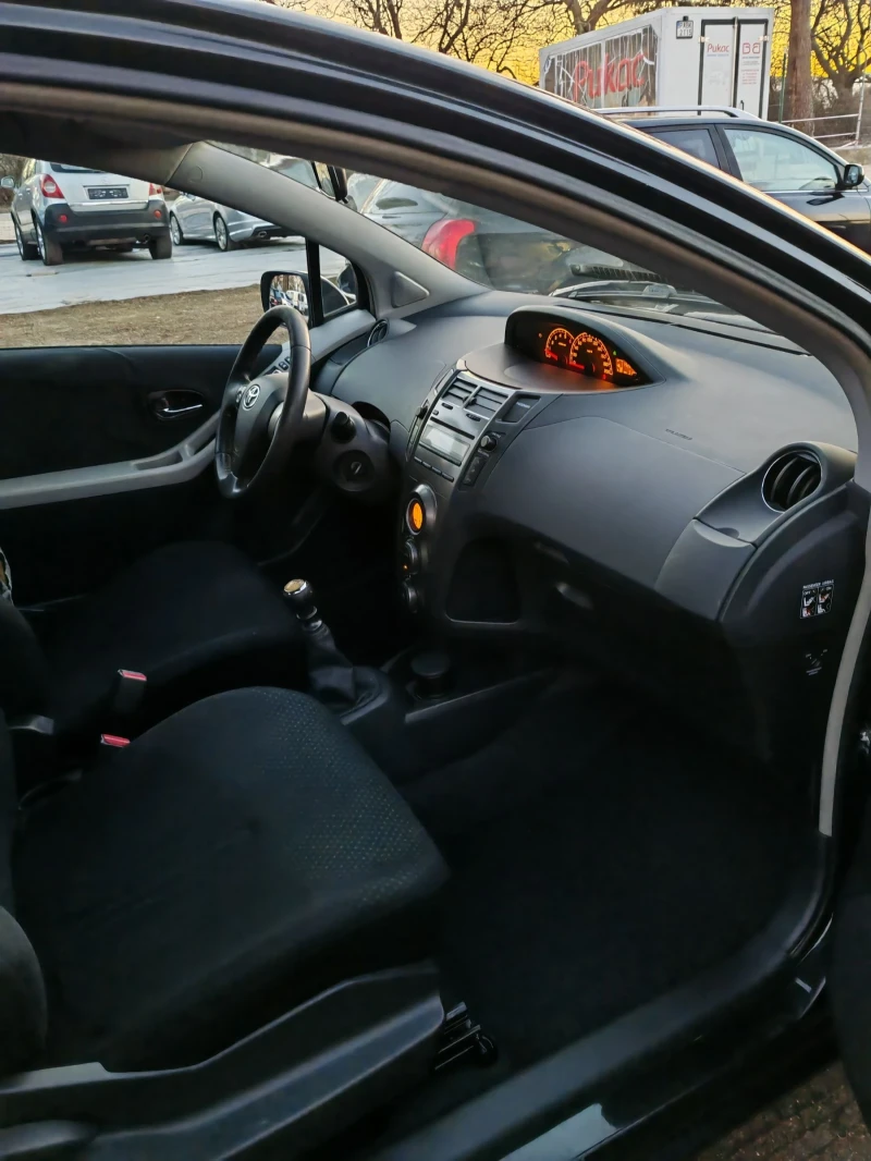 Toyota Yaris 1.4, 90к.с., снимка 7 - Автомобили и джипове - 49400224