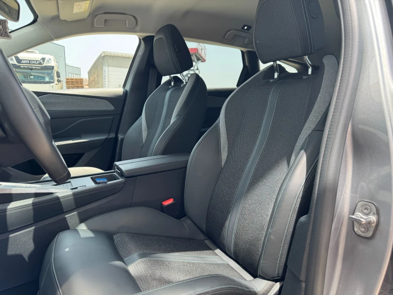 Peugeot 308 SW 1, 2 Pure Tech / Гаранция до 31.03.2026, снимка 11 - Автомобили и джипове - 50417818