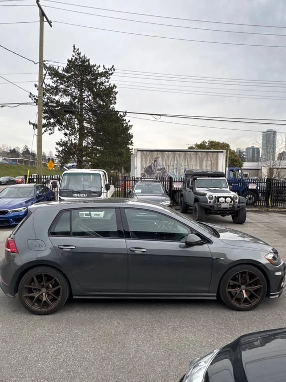 VW Golf * DSG * CARFAX * ЦЕНА ДО БГ, снимка 3 - Автомобили и джипове - 53343723