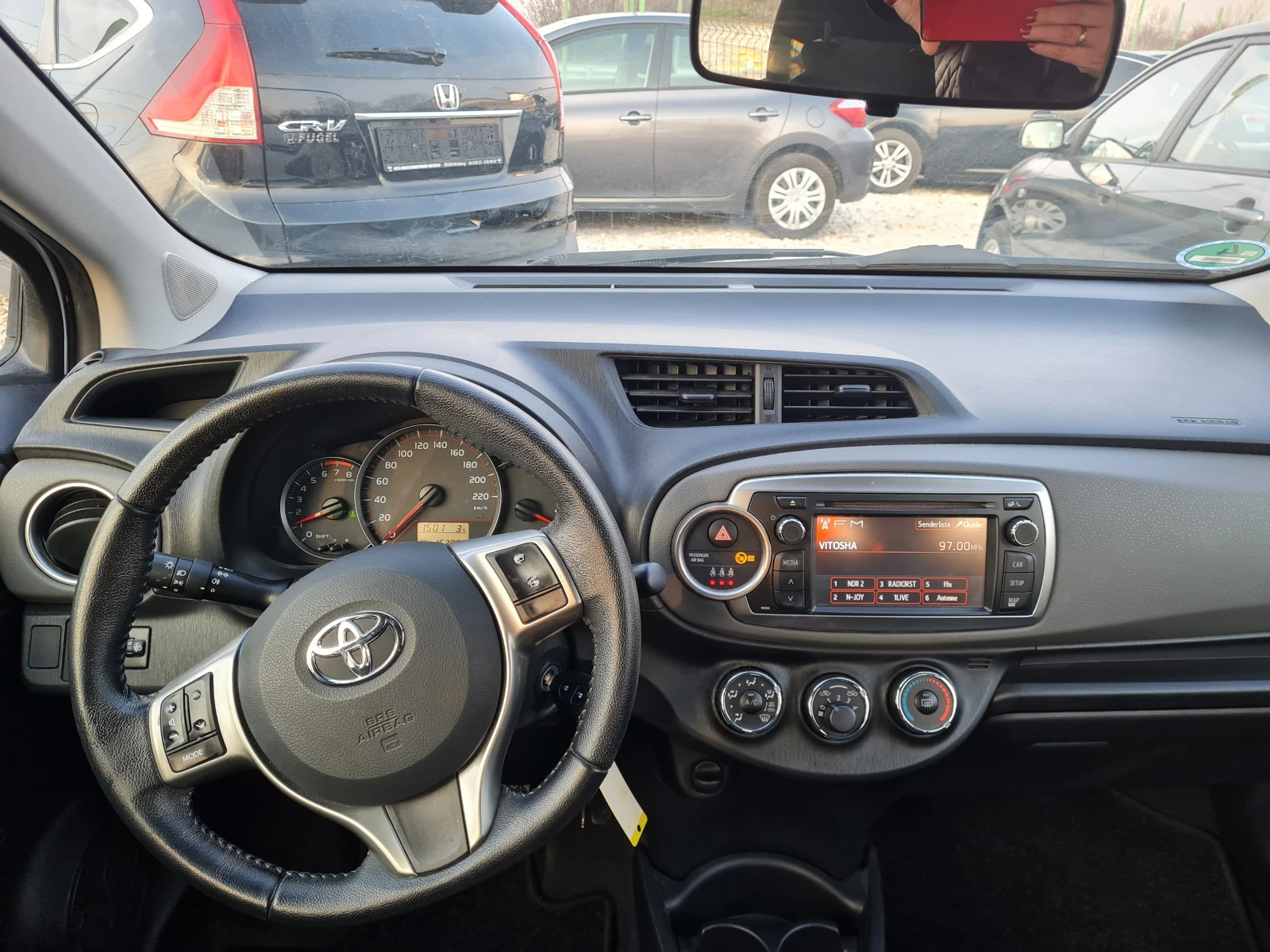 Toyota Yaris 1.0 VVT-I КАМЕРА - изображение 8