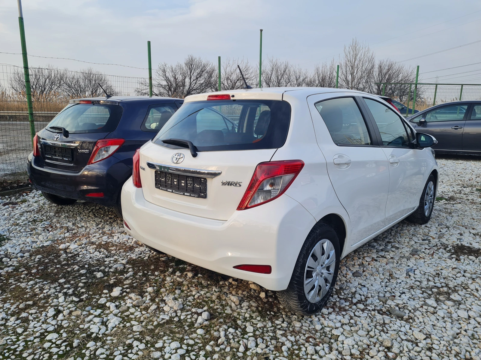 Toyota Yaris 1.0 VVT-I КАМЕРА - изображение 3