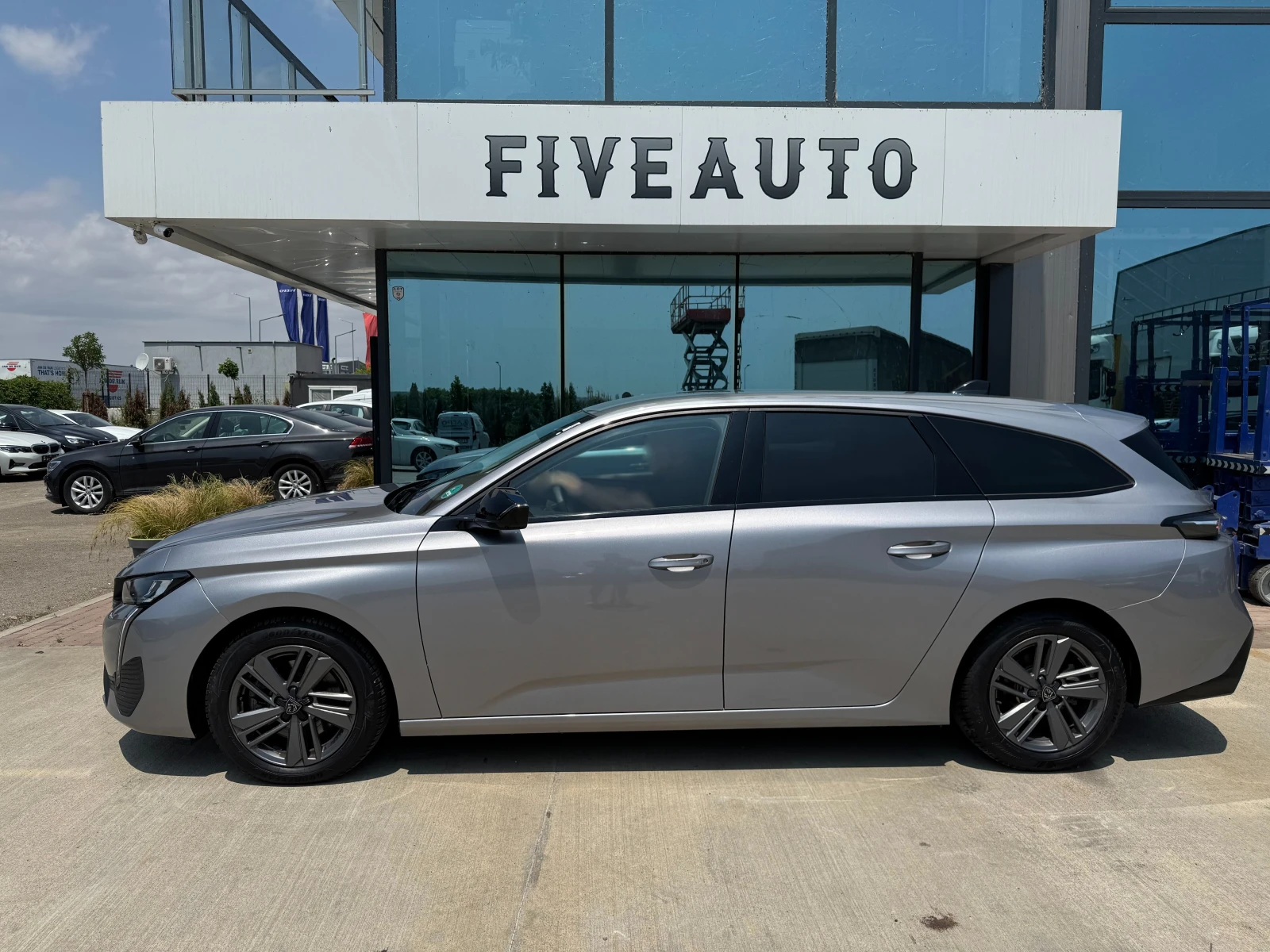Peugeot 308 SW 1, 2 Pure Tech / Гаранция до 31.03.2026 - изображение 7