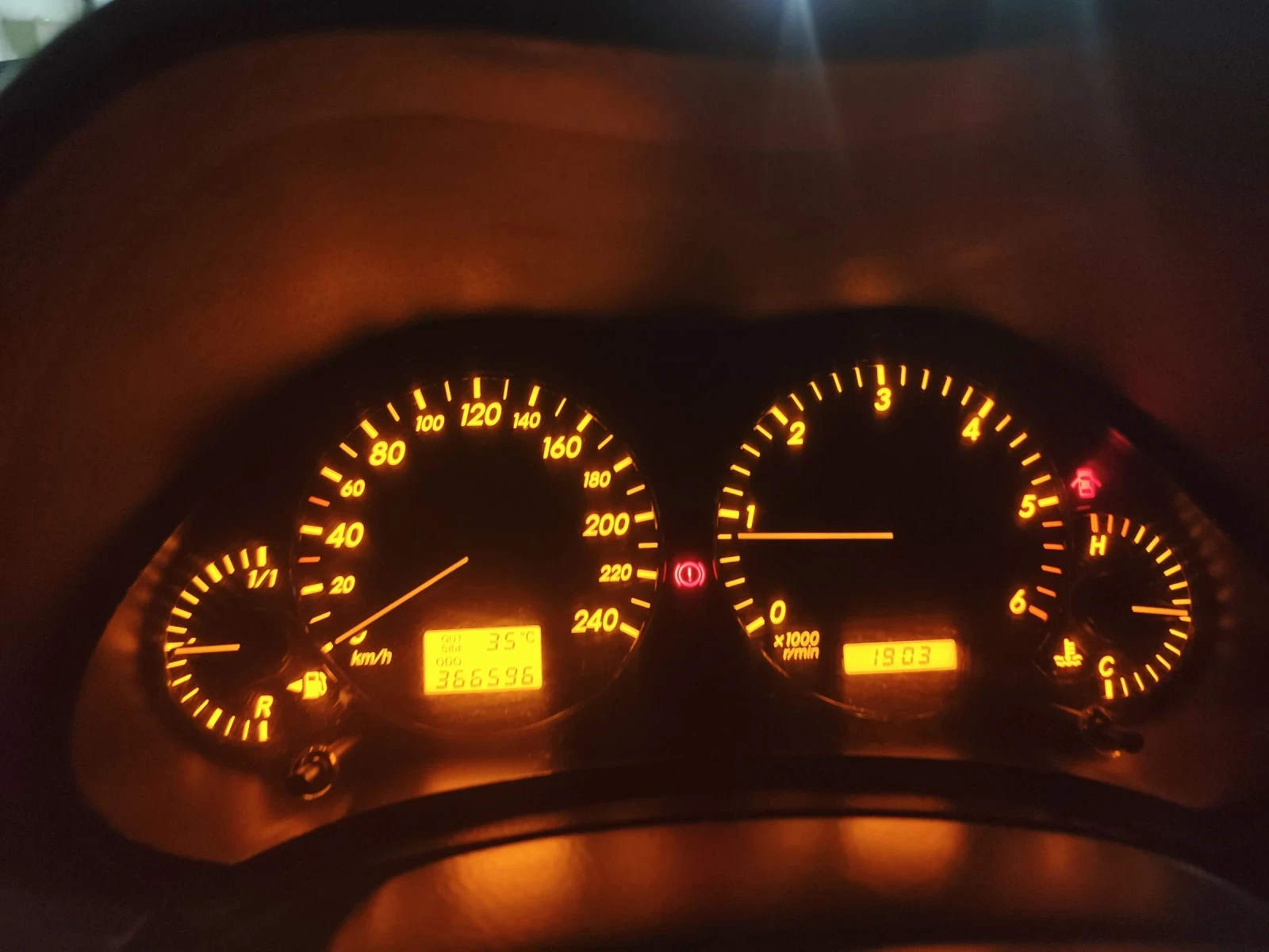 Toyota Avensis 2.0 116hp D4D - изображение 6