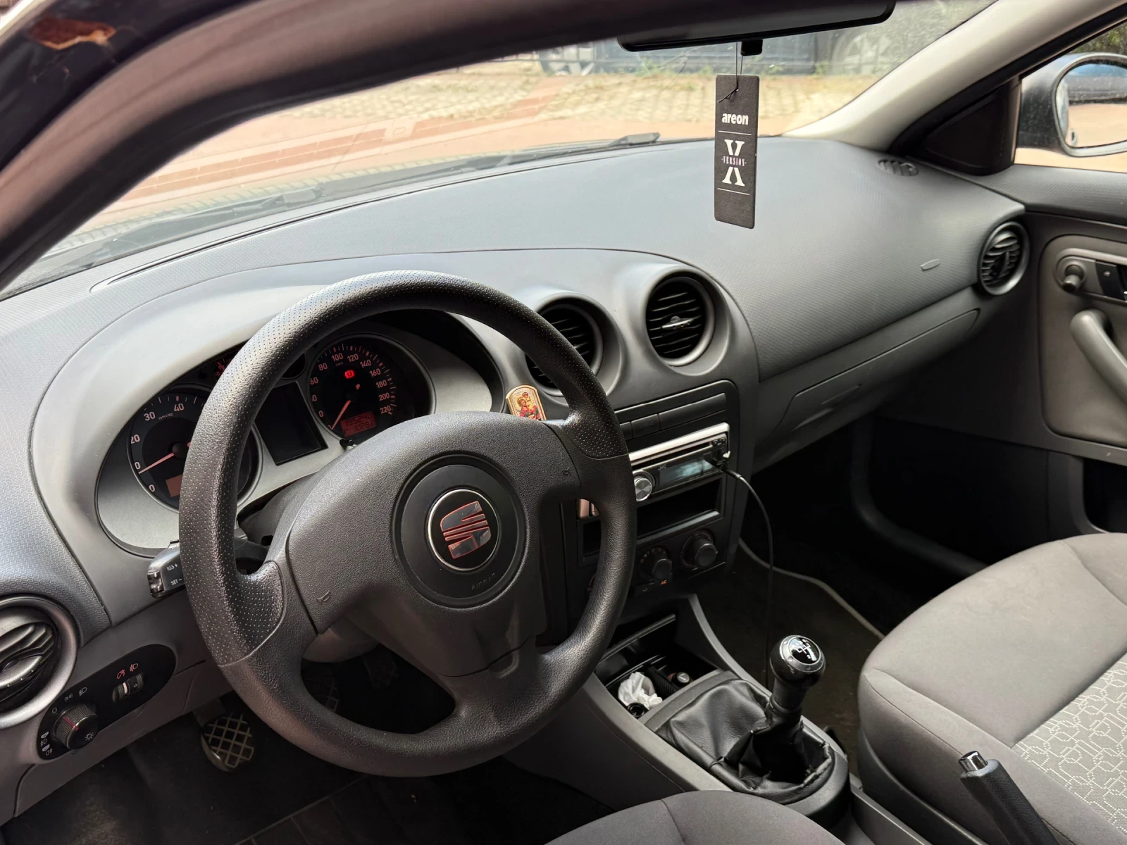 Seat Ibiza 1.4Колата е ТОП ТОП  ТОП СЪС КЛИМАТИК - изображение 6