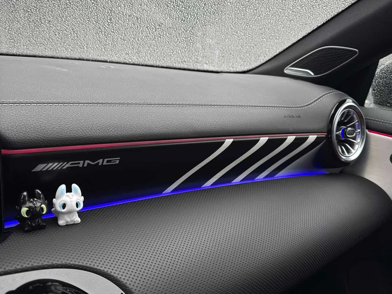 Mercedes-Benz CLA * AMG * CARFAX * БЕЗ ПЪРВОНАЧАЛНА ВНОСКА, снимка 13 - Автомобили и джипове - 54111326