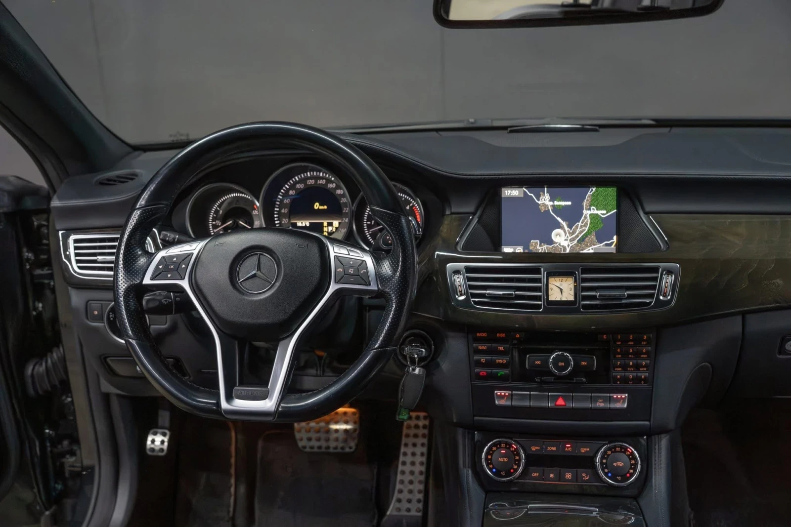 Mercedes-Benz CLS 350 AMG GT 6.3 OPTIC / FULL LED / CARBON FIBER / NAVI, снимка 10 - Автомобили и джипове - 54156494