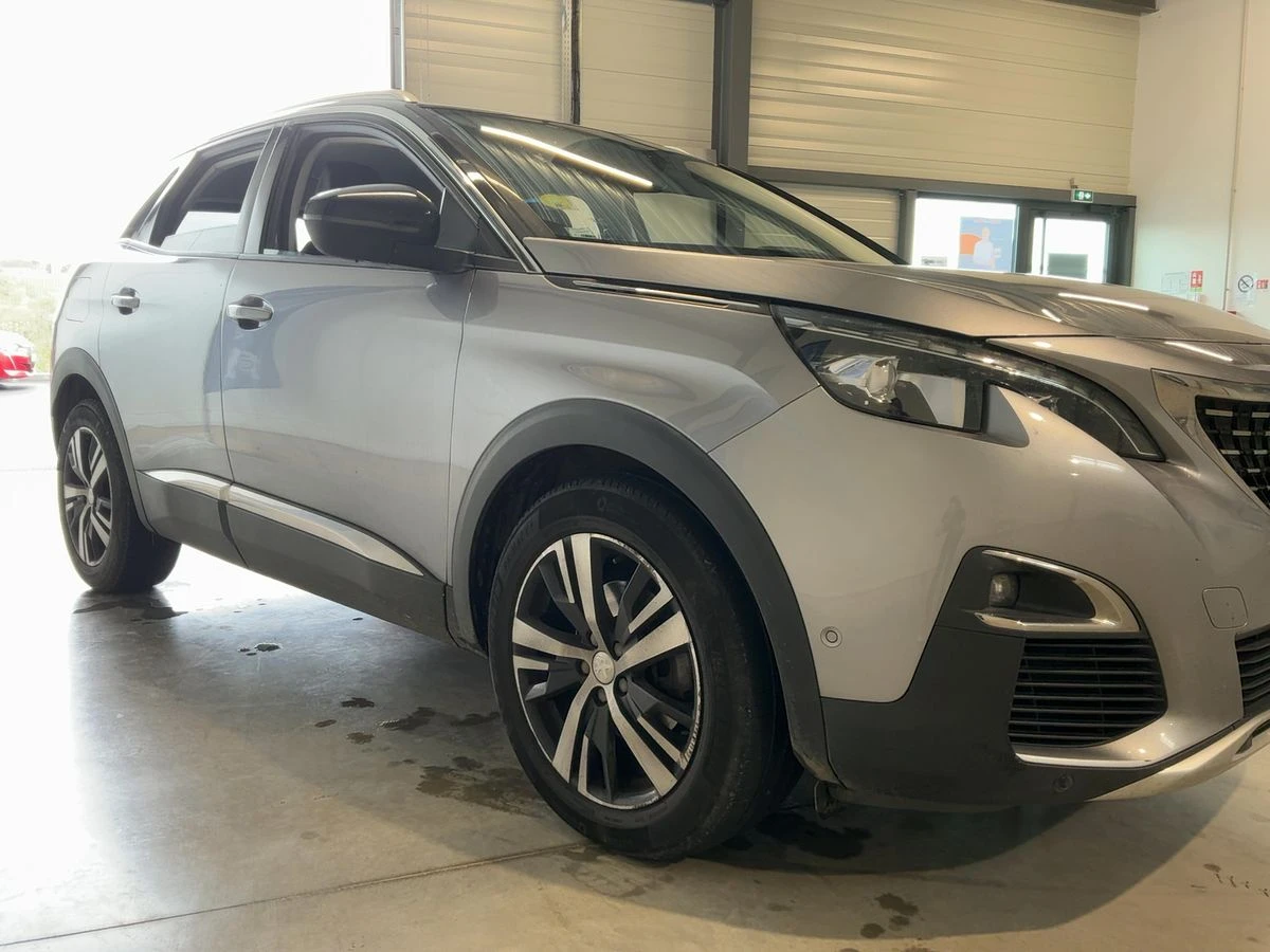 Peugeot 3008 1.5 Blue-HDi Allure Business, снимка 3 - Автомобили и джипове - 54235381