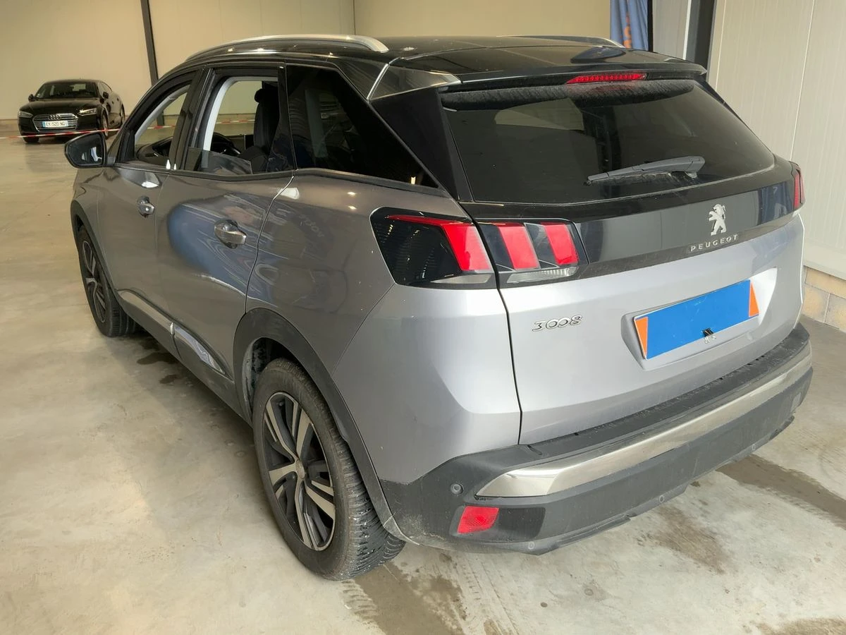 Peugeot 3008 1.5 Blue-HDi Allure Business, снимка 4 - Автомобили и джипове - 54235381